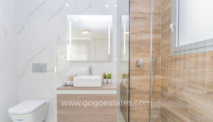 Te koop - Huis - Vrijstaande Villa - Torrevieja - Torrevieja Centro