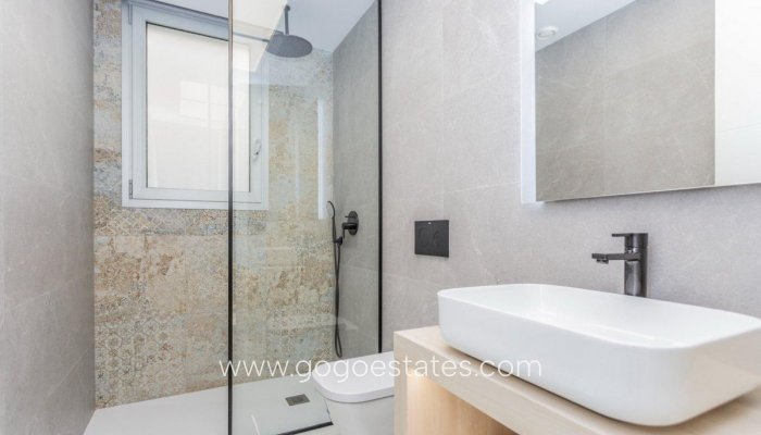 Te koop - Huis - Vrijstaande Villa - Torrevieja - Torrevieja Centro