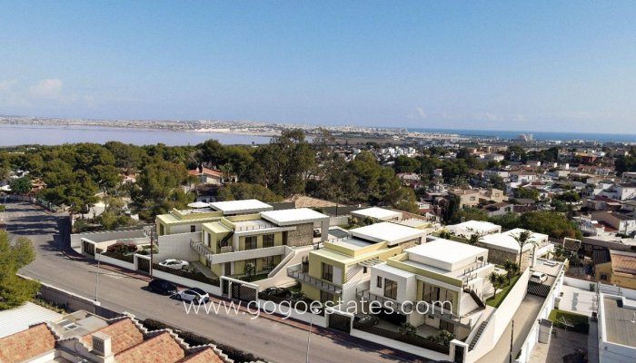 Te koop - Huis - Vrijstaande Villa - Torrevieja - Torrevieja Centro