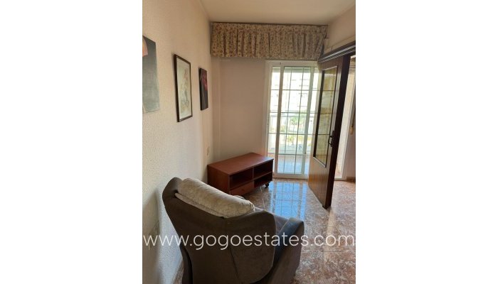 Te koop - Appartement - Appartement op de middelste verdieping - Torrevieja - Torrevieja Centro