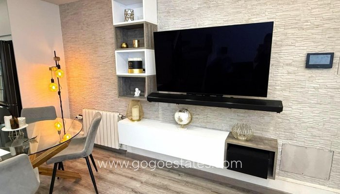 Te koop - Huis - Halfvrijstaande woning - Orihuela - Villamartin