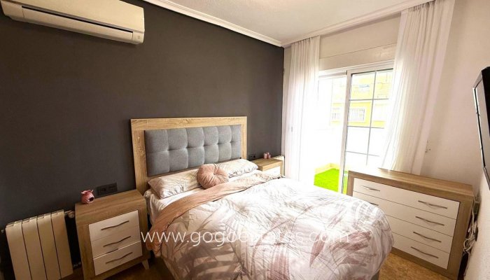 Te koop - Huis - Halfvrijstaande woning - Orihuela - Villamartin