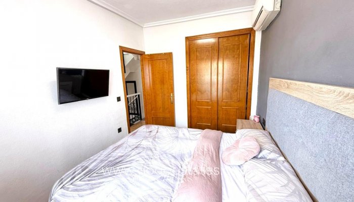 Te koop - Huis - Halfvrijstaande woning - Orihuela - Villamartin