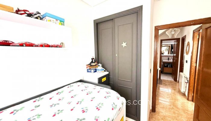 Te koop - Huis - Halfvrijstaande woning - Orihuela - Villamartin