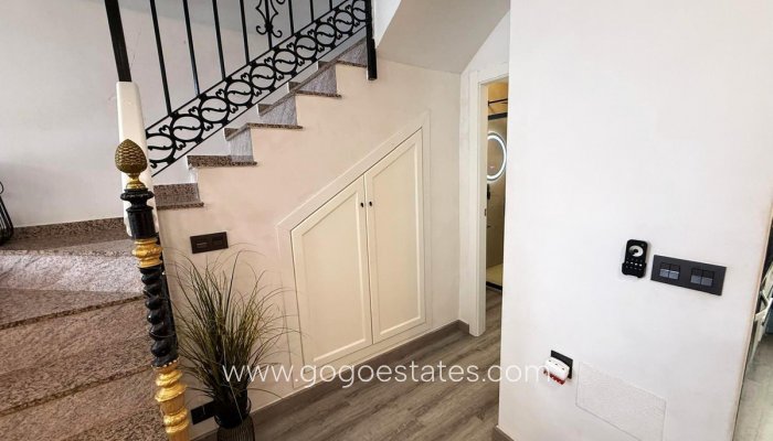 Te koop - Huis - Halfvrijstaande woning - Orihuela - Villamartin