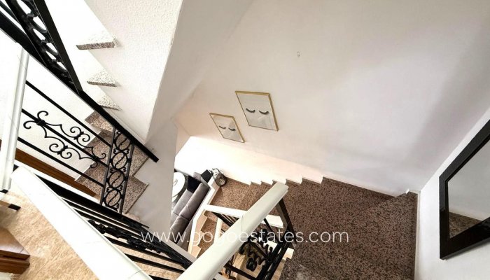 Te koop - Huis - Halfvrijstaande woning - Orihuela - Villamartin