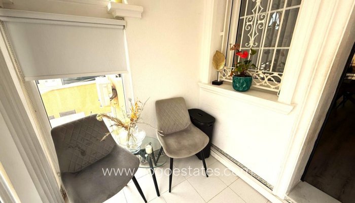 Te koop - Huis - Halfvrijstaande woning - Orihuela - Villamartin