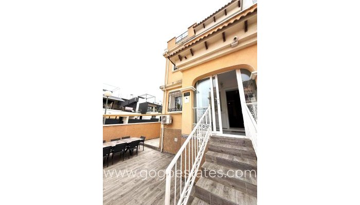 Te koop - Huis - Halfvrijstaande woning - Orihuela - Villamartin