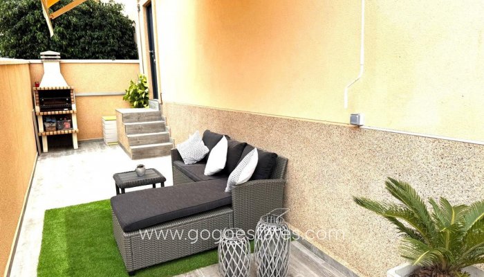 Te koop - Huis - Halfvrijstaande woning - Orihuela - Villamartin