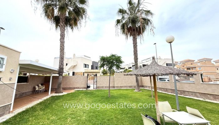 Te koop - Huis - Halfvrijstaande woning - Orihuela - Villamartin
