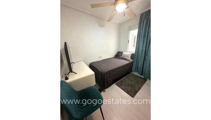 Te koop - Appartement - Appartement op de middelste verdieping - Torrevieja - Torrevieja Centro