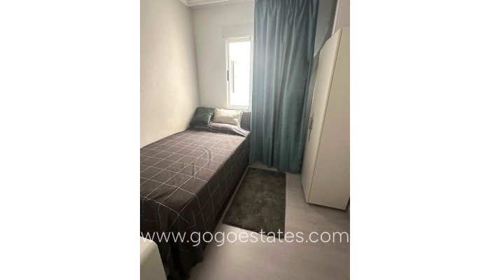 Te koop - Appartement - Appartement op de middelste verdieping - Torrevieja - Torrevieja Centro