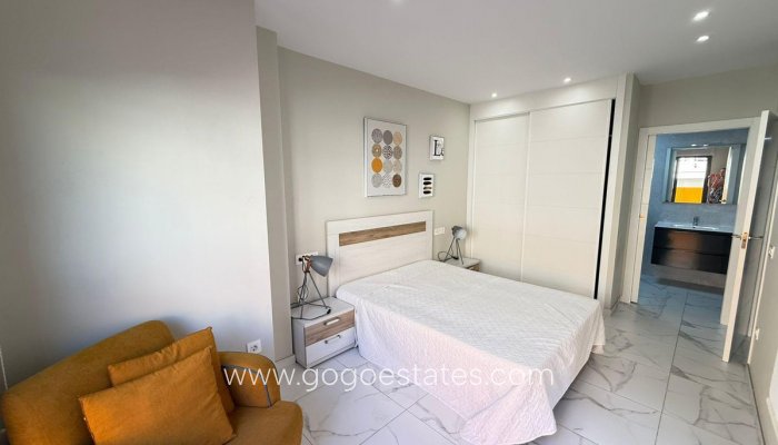 Te koop - Appartement - Appartement op de middelste verdieping - Torrevieja - La Mata