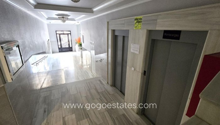 Te koop - Appartement - Studio op de middelste verdieping - Torrevieja - Playa del Cura