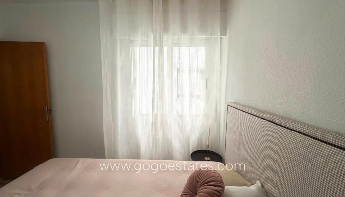 Te koop - Appartement - Appartement op de middelste verdieping - Torrevieja - Torrevieja Centro