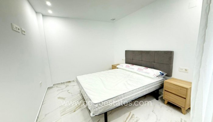 Te koop - Appartement - Appartement op de middelste verdieping - Alicante - Parque de las Naciones