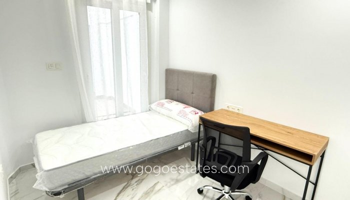 Te koop - Appartement - Appartement op de middelste verdieping - Alicante - Parque de las Naciones