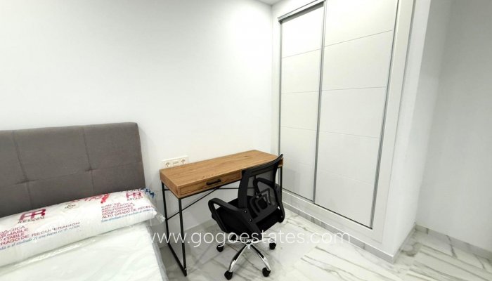 Te koop - Appartement - Appartement op de middelste verdieping - Alicante - Parque de las Naciones