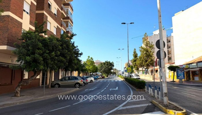 Te koop - Appartement - Appartement op de middelste verdieping - Alicante - Parque de las Naciones