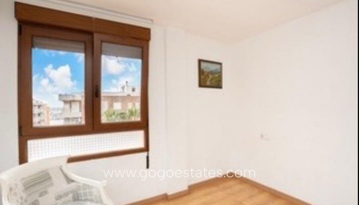 Te koop - Appartement - Appartement op de middelste verdieping - Torrevieja - Torrevieja Centro