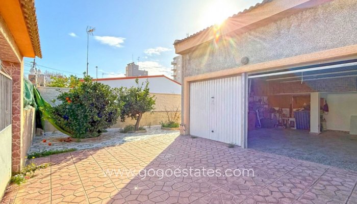 Te koop - Huis - Vrijstaande Villa - Torrevieja - Torrevieja Centro