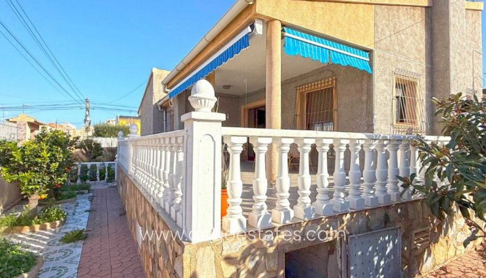 Te koop - Huis - Vrijstaande Villa - Torrevieja - Torrevieja Centro