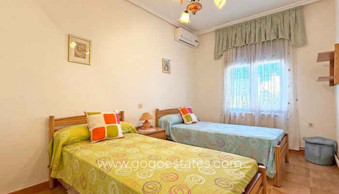 Te koop - Huis - Vrijstaande Villa - Torrevieja - Torrevieja Centro