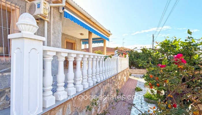 Te koop - Huis - Vrijstaande Villa - Torrevieja - Torrevieja Centro