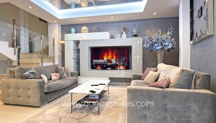 Te koop - Huis - Vrijstaande Villa - Orihuela - Villamartin