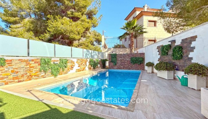 Te koop - Huis - Vrijstaande Villa - Orihuela - Villamartin