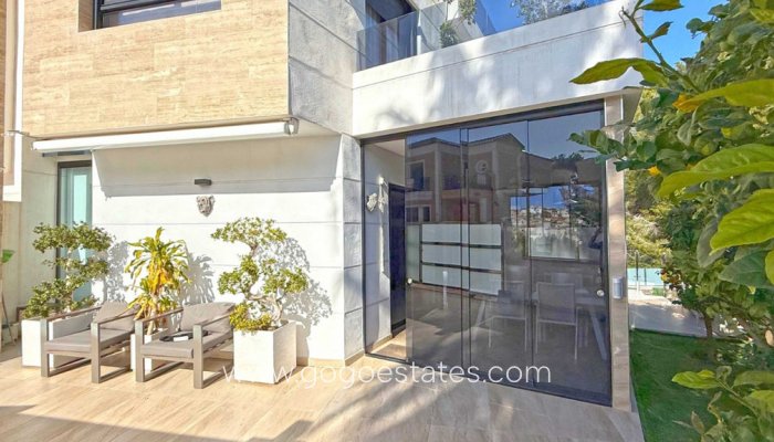 Te koop - Huis - Vrijstaande Villa - Orihuela - Villamartin