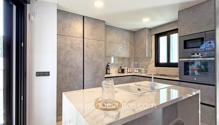 Te koop - Huis - Vrijstaande Villa - Orihuela - Villamartin