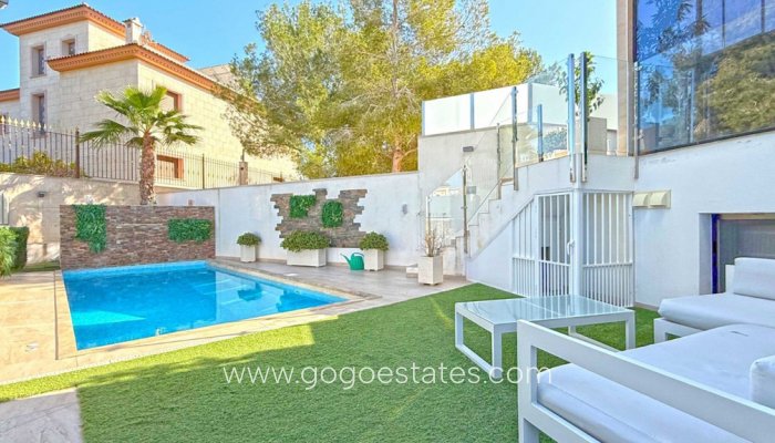 Te koop - Huis - Vrijstaande Villa - Orihuela - Villamartin