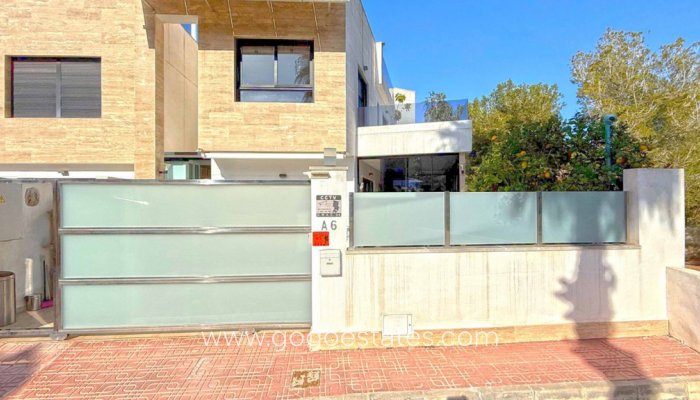 Te koop - Huis - Vrijstaande Villa - Orihuela - Villamartin