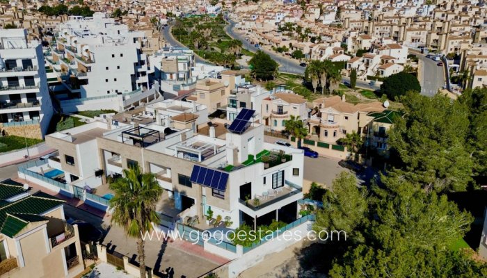 Te koop - Huis - Vrijstaande Villa - Orihuela - Villamartin