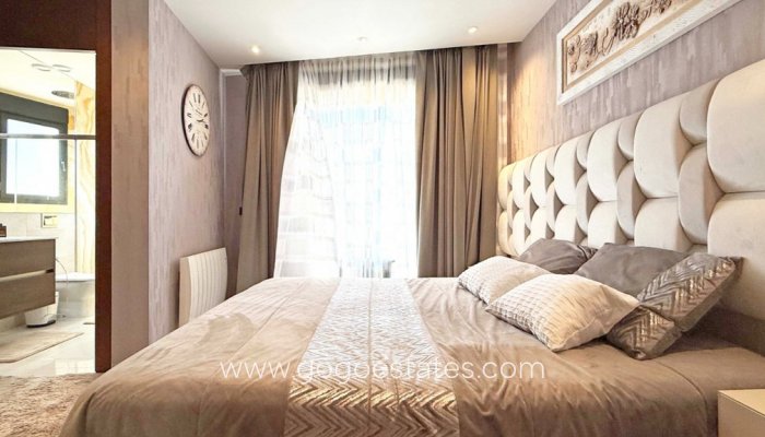 Te koop - Huis - Vrijstaande Villa - Orihuela - Villamartin