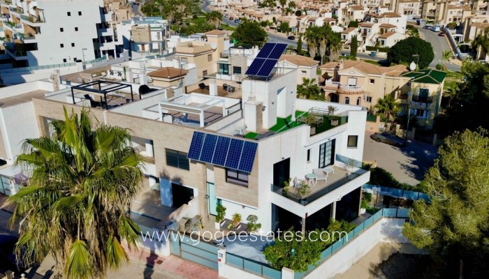 Te koop - Huis - Vrijstaande Villa - Orihuela - Villamartin