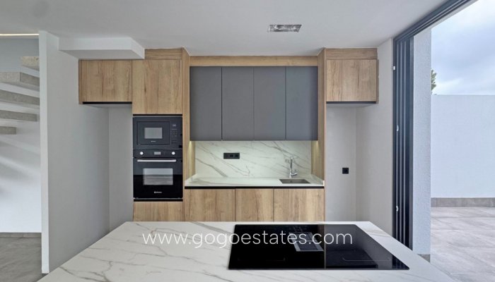 Te koop - Huis - Vrijstaande Villa - Torrevieja - Torrevieja Centro