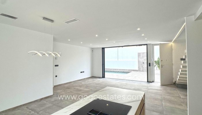 Te koop - Huis - Vrijstaande Villa - Torrevieja - Torrevieja Centro