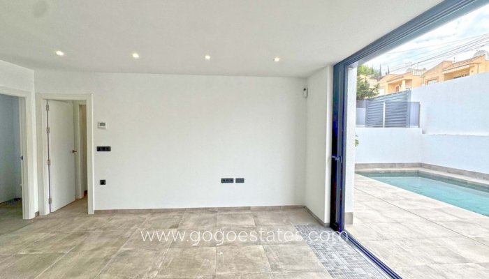 Te koop - Huis - Vrijstaande Villa - Torrevieja - Torrevieja Centro