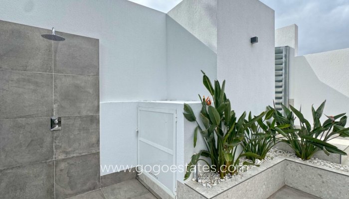 Te koop - Huis - Vrijstaande Villa - Torrevieja - Torrevieja Centro