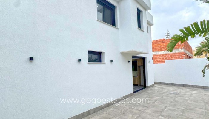 Te koop - Huis - Vrijstaande Villa - Torrevieja - Torrevieja Centro