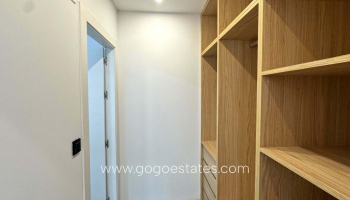 Te koop - Huis - Vrijstaande Villa - Torrevieja - Torrevieja Centro