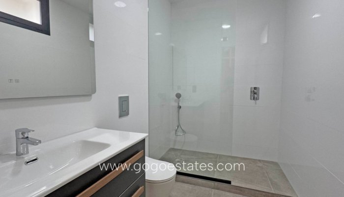 Te koop - Huis - Vrijstaande Villa - Torrevieja - Torrevieja Centro