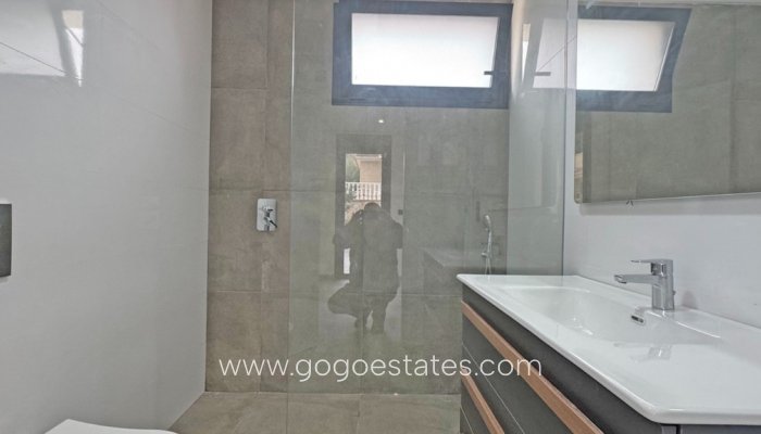 Te koop - Huis - Vrijstaande Villa - Torrevieja - Torrevieja Centro