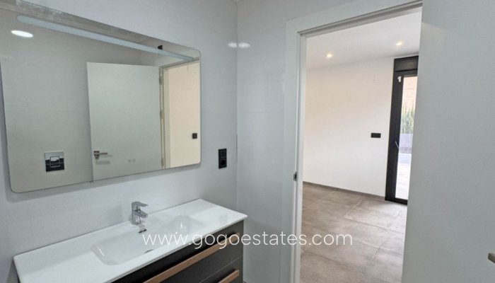 Te koop - Huis - Vrijstaande Villa - Torrevieja - Torrevieja Centro