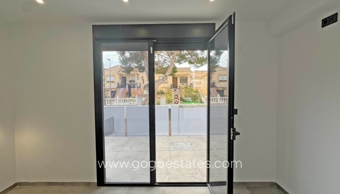 Te koop - Huis - Vrijstaande Villa - Torrevieja - Torrevieja Centro