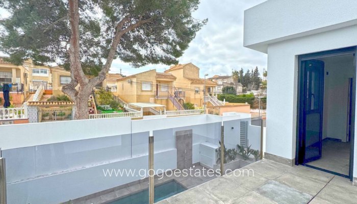 Te koop - Huis - Vrijstaande Villa - Torrevieja - Torrevieja Centro
