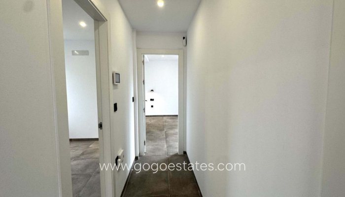 Te koop - Huis - Vrijstaande Villa - Torrevieja - Torrevieja Centro