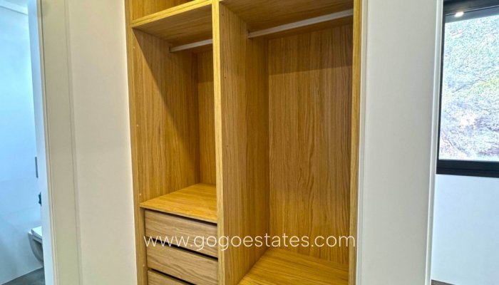 Te koop - Huis - Vrijstaande Villa - Torrevieja - Torrevieja Centro